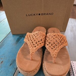 Lucky Brand Women's Crochet Tan Sandals
